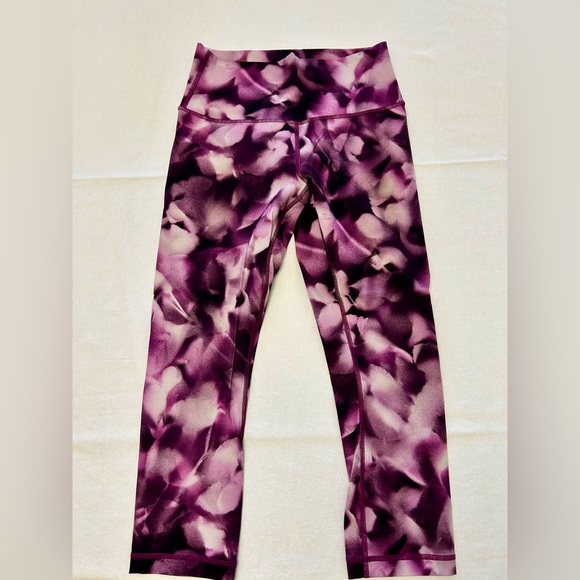 Lululemon Cropped Leggings - Size 6 - Picture 3 of 4